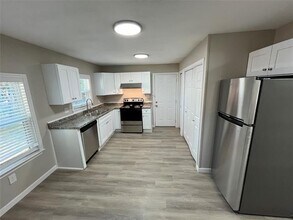942 Carver St in Mesquite, TX - Building Photo - Building Photo
