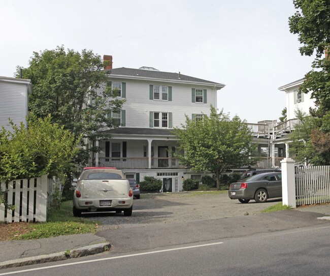 Edgehill Condominiums in Nahant, MA - Foto de edificio - Building Photo