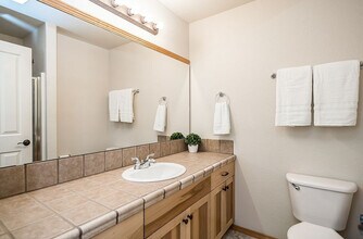 438 NW 19th St, Unit Unit 54 in Redmond, OR - Building Photo - Building Photo