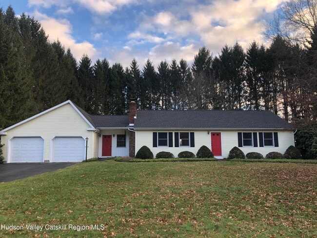 1220 Co Rte 22 in Ghent, NY - Building Photo - Building Photo