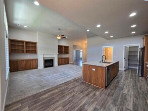 6988 W 31st Ave in Kennewick, WA - Building Photo - Building Photo