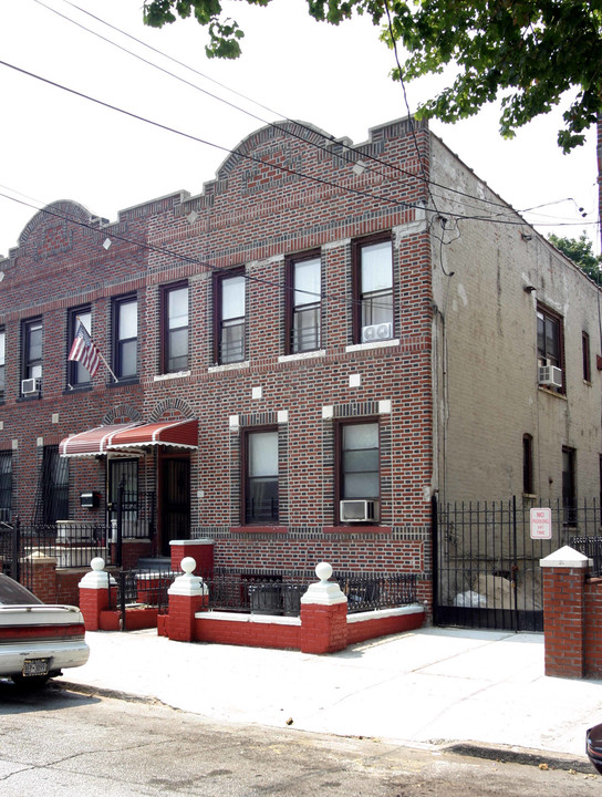 654 Watkins St in Brooklyn, NY - Foto de edificio