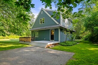 731 Grove St in Norwell, MA - Building Photo - Building Photo