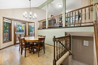 2738 Chertsey Dr in Woodbury, MN - Building Photo - Building Photo