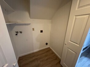 60 Grande Paseo in San Rafael, CA - Building Photo - Building Photo