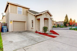 2024 Northfield Dr in Santa Rosa, CA - Building Photo - Building Photo