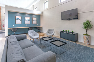 Heatherwood Apartments | NEWLY RENOVATED! in West St. Paul, MN - Foto de edificio - Interior Photo