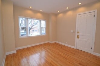 1454 W School St, Unit A09C in Chicago, IL - Foto de edificio - Building Photo