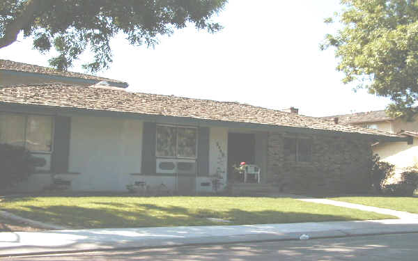 2840 Levon Ave in Modesto, CA - Building Photo