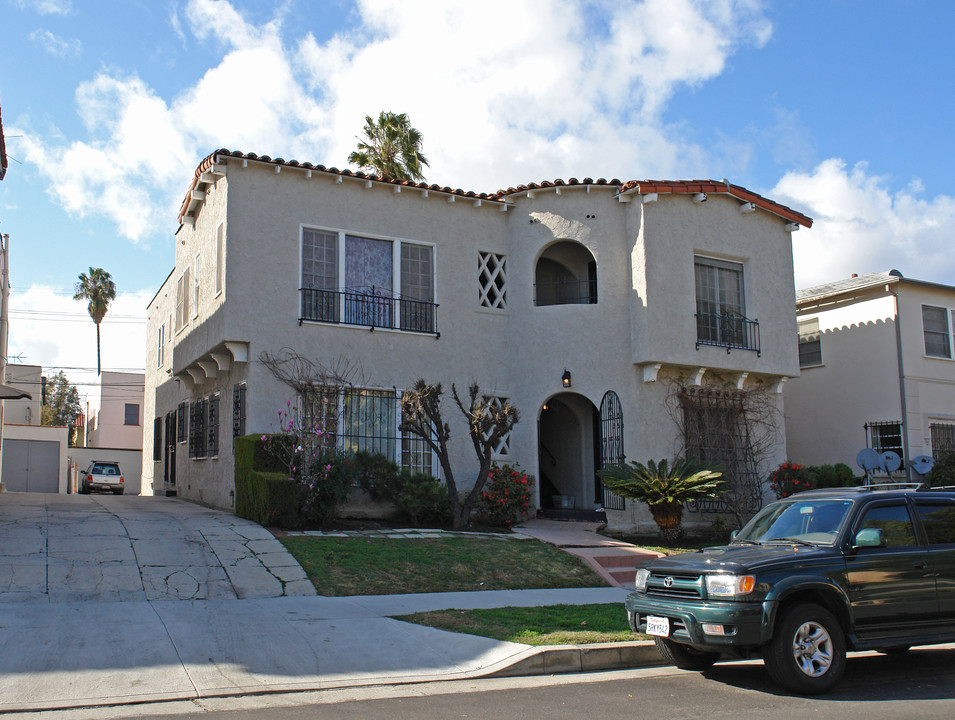 351 N Spaulding Ave in Los Angeles, CA - Building Photo