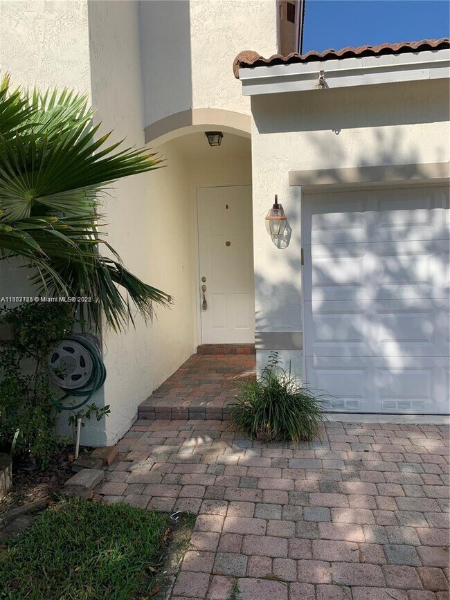 2614 SW 188th Ave in Miramar, FL - Building Photo - Building Photo