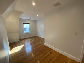 10 Ashford St, Unit 3 in Boston, MA - Building Photo - Building Photo