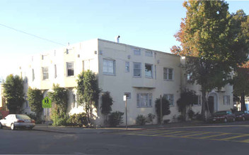 6391-6397 Dana St in Oakland, CA - Building Photo - Building Photo