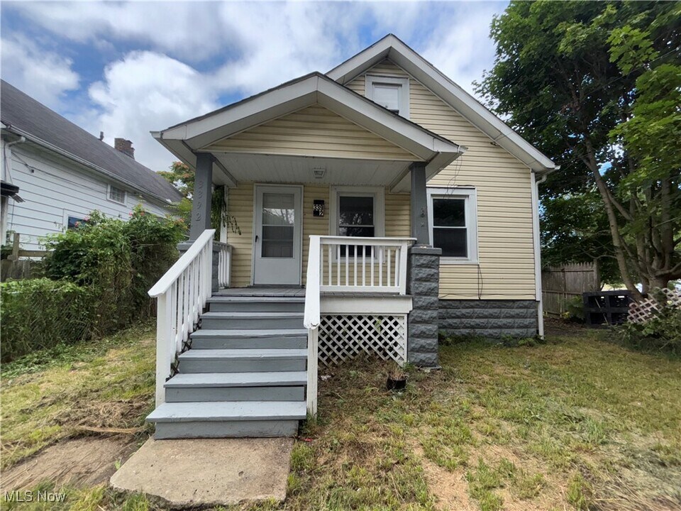 3392 W 54th St in Cleveland, OH - Building Photo