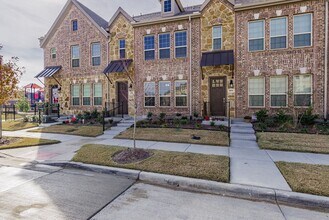 326 Shasta Dr in Lewisville, TX - Building Photo - Building Photo