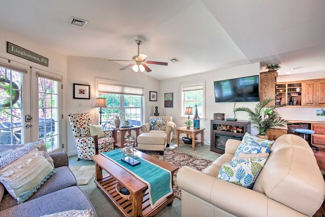 6061 Linglestown Rd, Unit Cottage in Harrisburg, PA - Building Photo - Building Photo