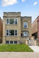 6748 S Champlain Ave, Unit 6748#1 in Chicago, IL - Building Photo