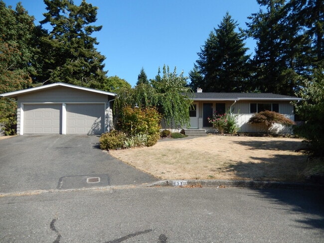 property at 1313 Magnolia Ct