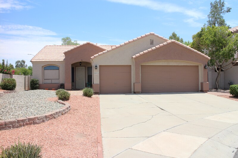 16828 N 63rd St in Scottsdale, AZ - Building Photo