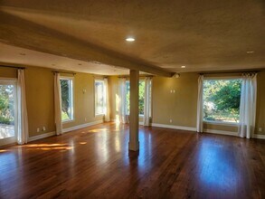 2780 Bunker Hill Rd S in Salem, OR - Foto de edificio - Building Photo