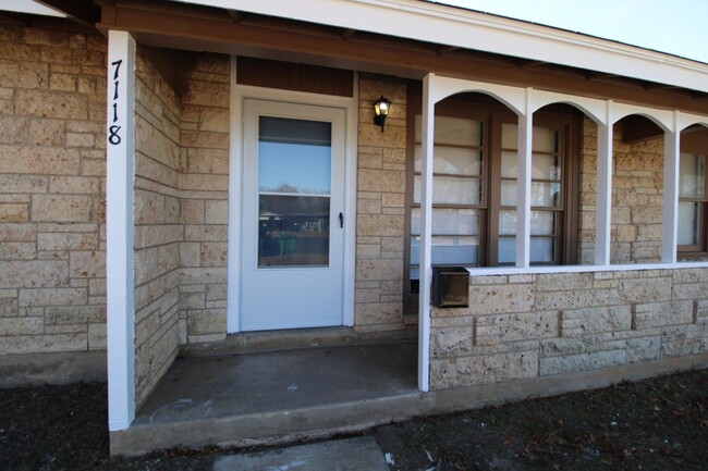 7118 Cahill St in San Antonio, TX - Building Photo - Building Photo