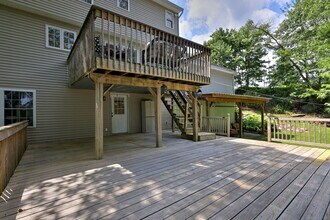 28 Edgewood Ave in Shelton, CT - Building Photo - Building Photo