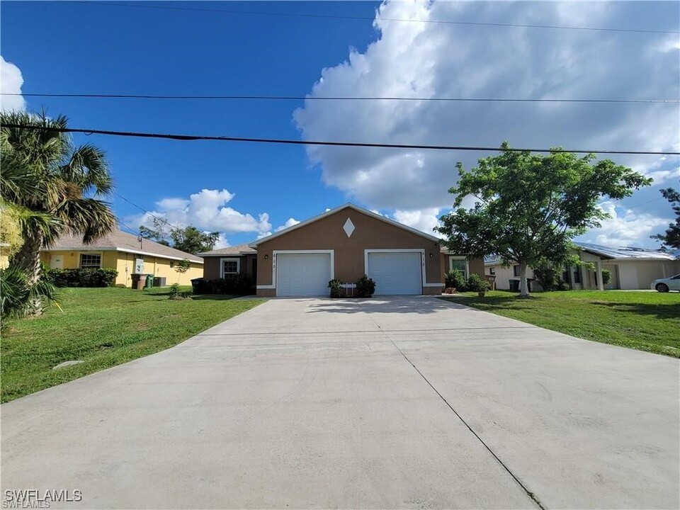 615 SE 5th St in Cape Coral, FL - Building Photo