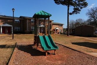 Bolden Pines Apartments in Decatur, GA - Building Photo - Building Photo