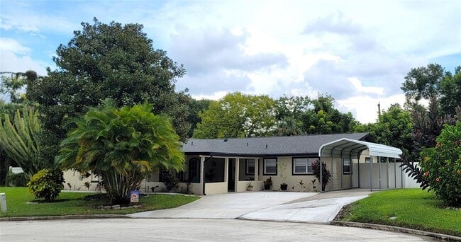 property at 2805 Gulfstream Ct