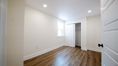 6832 Ridge Ave in Philadelphia, PA - Building Photo - Building Photo