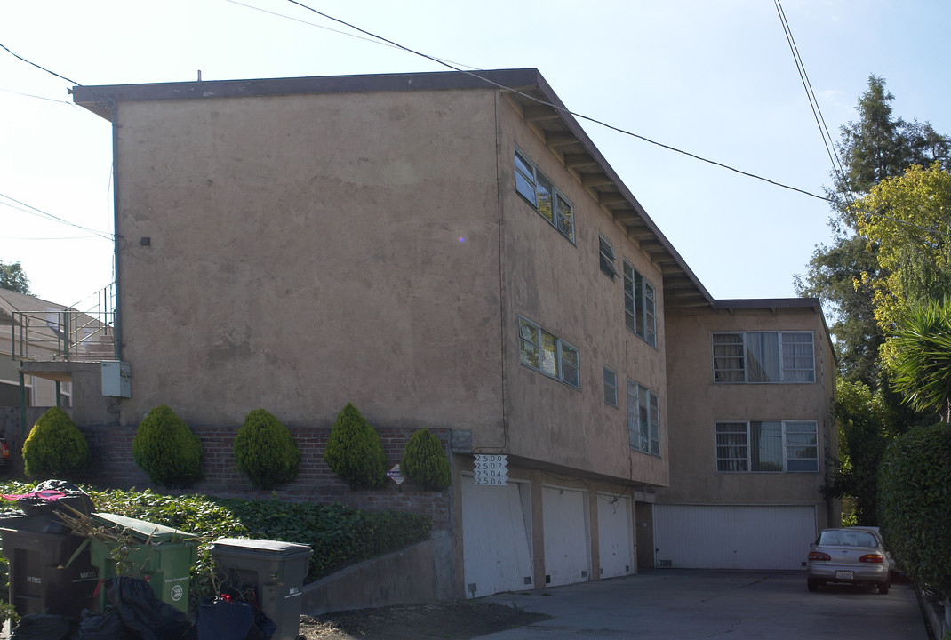 2500-2506 Frances St in Oakland, CA - Building Photo