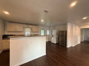 9433 Rosehaven Dr in Houston, TX - Building Photo - Building Photo