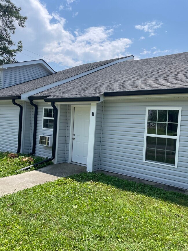 401 S 2nd Ave, Unit #B in Chatsworth, GA - Building Photo - Building Photo