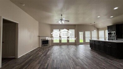 13615 Evening Wind Dr in Pearland, TX - Foto de edificio - Building Photo