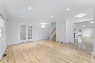 14 Wakefield Rd in Scarsdale, NY - Building Photo - Building Photo
