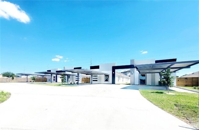 17 South Dr in Pharr, TX - Building Photo - Building Photo