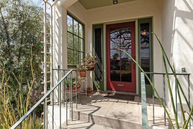 820 W Nutmeg St in San Diego, CA - Building Photo - Building Photo
