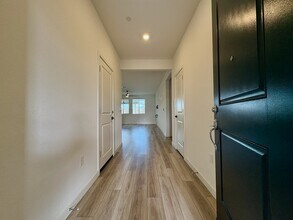 1094 Shea Fls Dr in Lincoln, CA - Building Photo - Building Photo