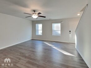 1832 Carrington Dr in Griffin, GA - Foto de edificio - Building Photo