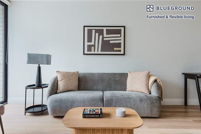 235 W 48th St in New York, NY - Building Photo - Building Photo