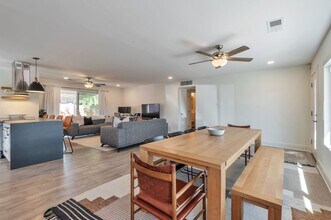 8720 E Jackrabbit Rd in Scottsdale, AZ - Building Photo - Building Photo