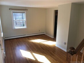 21 Simpaug Turnpike in Redding, CT - Building Photo - Building Photo