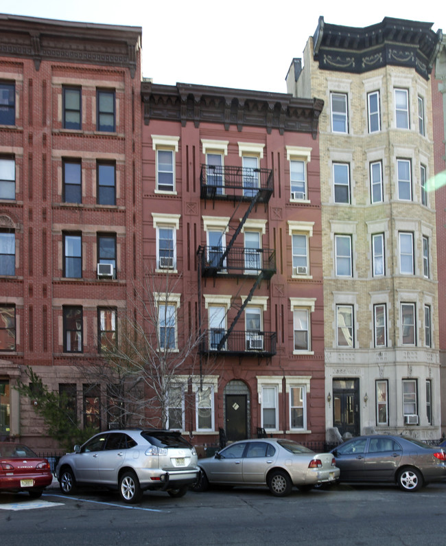 817 Washington St in Hoboken, NJ - Foto de edificio - Building Photo