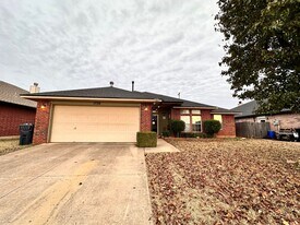 17316 Valley Crst in Edmond, OK - Building Photo