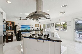 911 NW 7th St in Dania Beach, FL - Building Photo - Building Photo