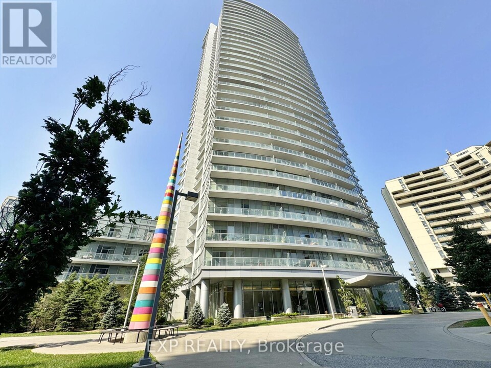 70-2570 Forest Manor Rd in Toronto, ON - Building Photo