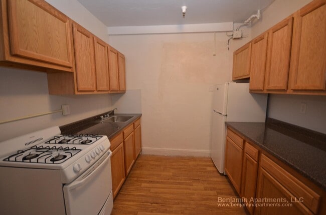 1812 Commonwealth Ave, Unit 1 in Alexandria, VA - Foto de edificio - Building Photo