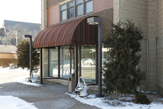 West Gate Manor in Monessen, PA - Foto de edificio - Building Photo