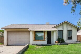 5620 W Villa Maria Dr in Glendale, AZ - Building Photo