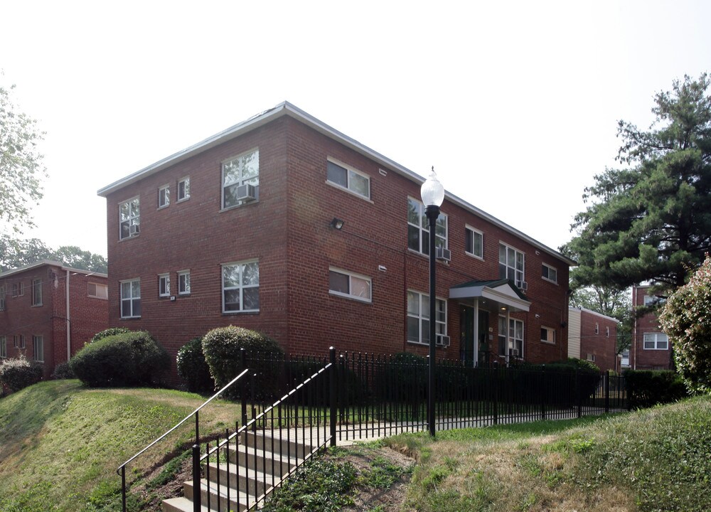 109 Varnum St NE in Washington, DC - Foto de edificio